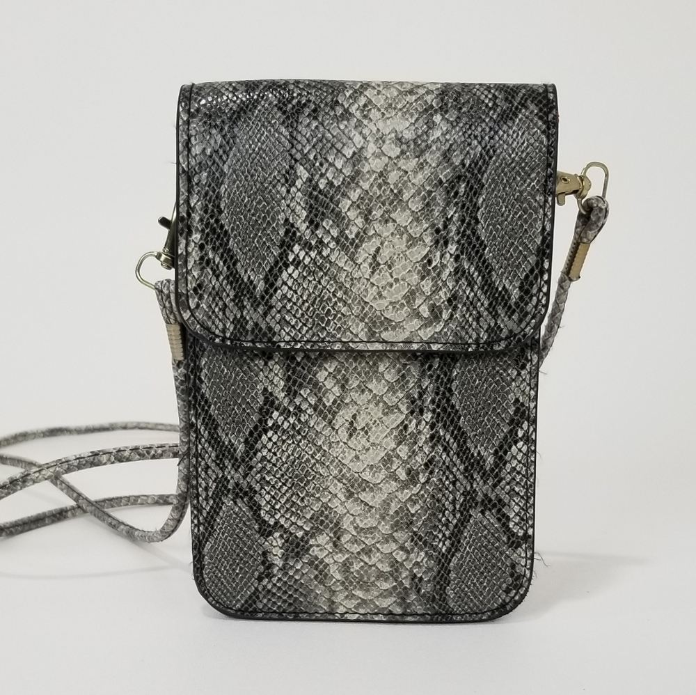 Animal Print Crossbody Purse With Phone Case!
